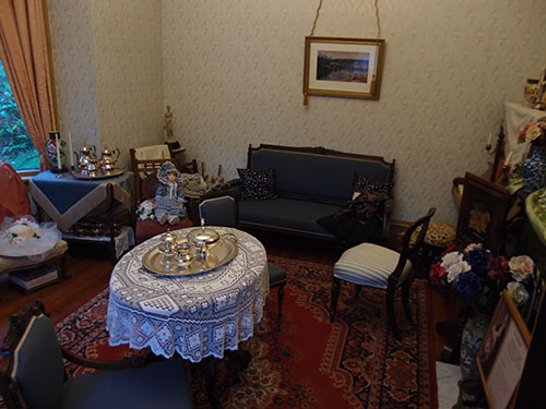 Settee, Emily Carr House